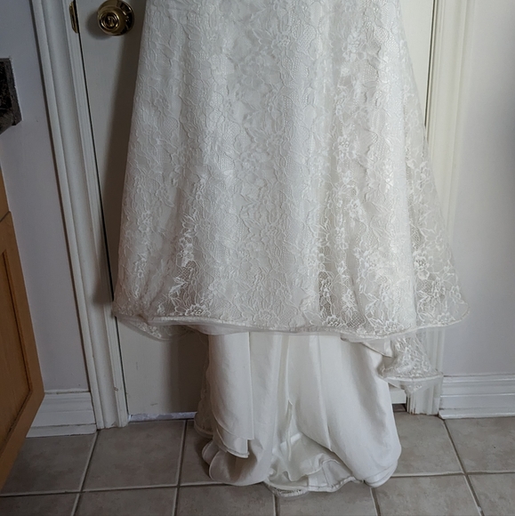 Halter Style Wedding Gown with Train - Picture 7 of 11